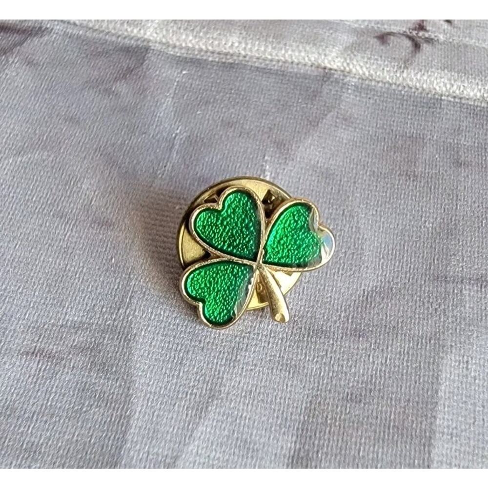 Vintage 3 Leaf Lucky Clover Enamel Lapel Pin